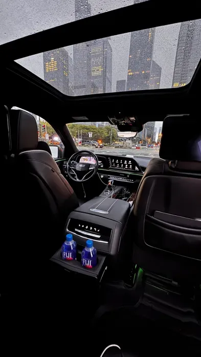 Professional Escalade service - LaGuardia business travel