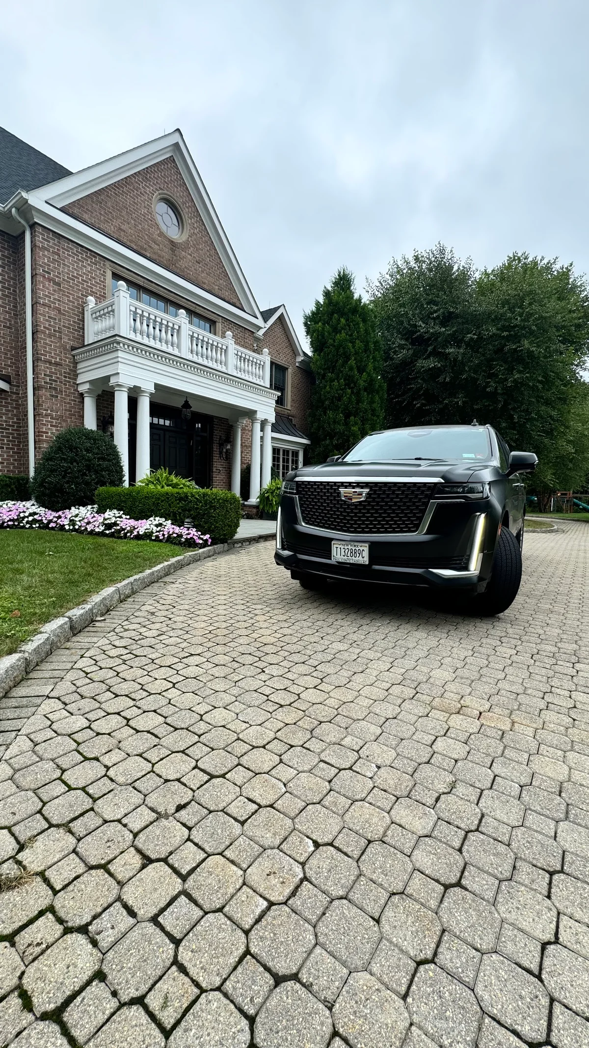 Luxury car service vehicle - JFK transportation